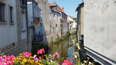 Seine mit Wasser